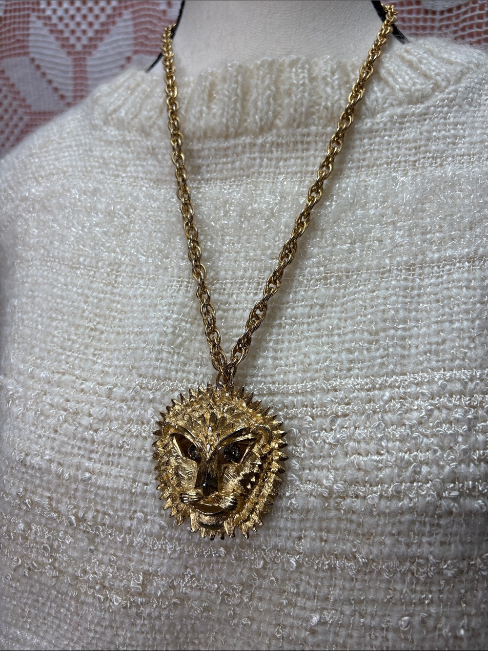 Vintage Gold-Tone Lion Pendant Brooch Necklace